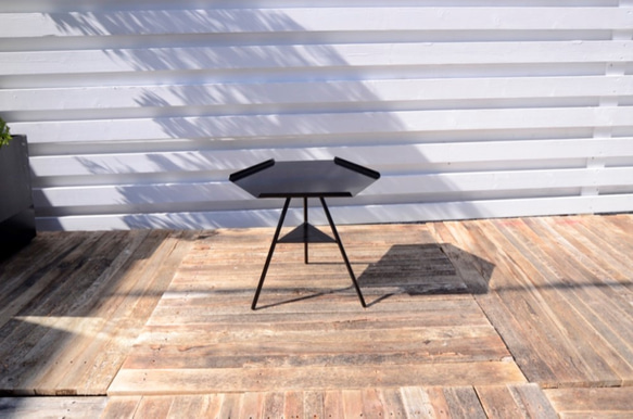 Tripod table - Steeltop Low （スチール天板・ロウタイプ） 3枚目の画像
