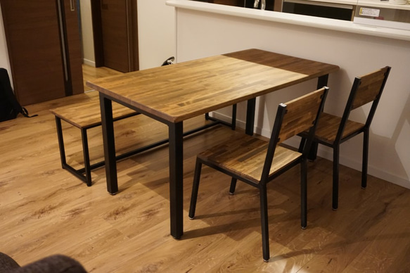 LAMINATED PINE DINING TABLE – Portal frame 3枚目の画像