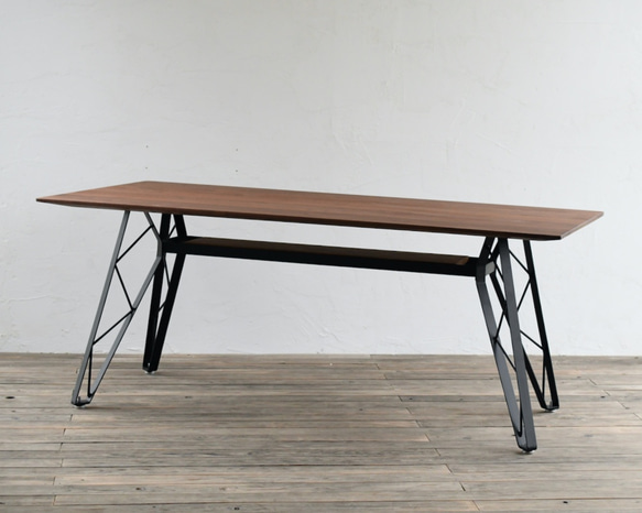 SULKTABLE – truss reg / WALNUT　 アイアン　ダイニングテーブル 1枚目の画像