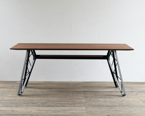 SULKTABLE – truss reg / WALNUT　 アイアン　ダイニングテーブル 2枚目の画像