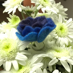 藍色羊毛氈小花戒指 第2張的照片