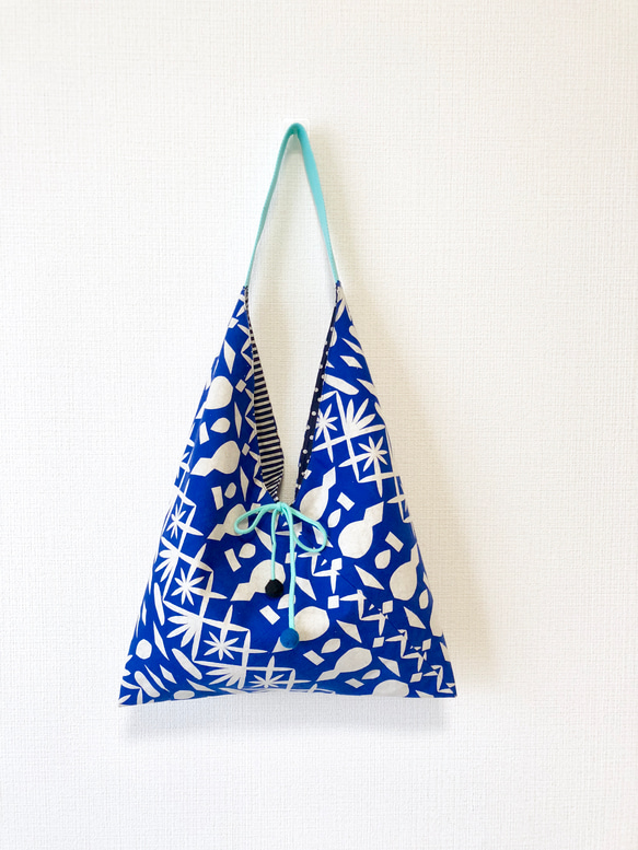 粽型背包-雙面用日本進口印花棉布-藍色窗欞+藍點條 第1張的照片