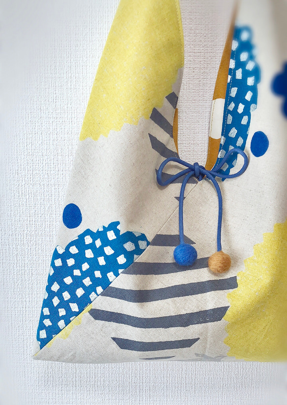 日本印花棉布粽型側背包-中尺寸-兩面用-黃大圓 第2張的照片