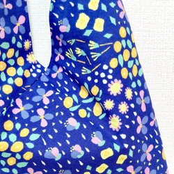 2019春色北歐風-日本印花布粽型手提包-藍色小碎花 第2張的照片