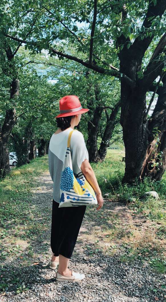 2019春色/雙面用日式粽型側背包-大尺寸-藍底彩色三角 第4張的照片