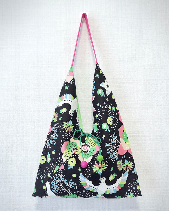 暢銷春色/雙面用日式粽型側背包-大尺寸-黑色星空 第1張的照片