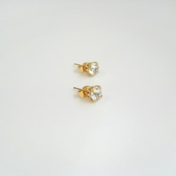 Swarovski*一粒ピアス* クリスタル 2枚目の画像