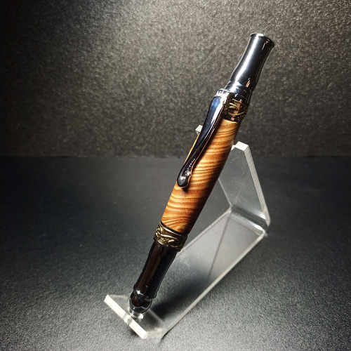 天然木のボールペン＊黒松(隠岐の島産)＊金襴杢＊肥松＊樹齢550年