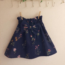 【受注製作】ママ用ギャザースカートとお子様用ワンピース＆スカートセット（綿麻飛フラワーボタニカル 4枚目の画像