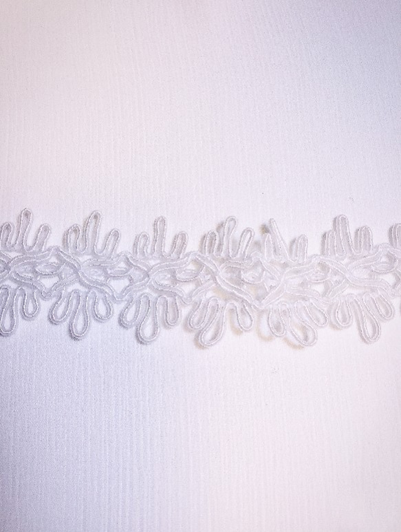 ★Stephan Lea★螺旋の白い糸チョーカー 4枚目の画像
