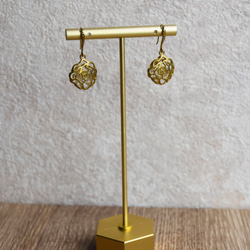 典雅黃銅簍空刻紋鋯石耳環 客製化服務 第2張的照片
