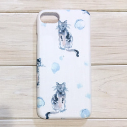 セール⭐︎iPhone 6/6s/7/8/SE 1点のみ 水墨画しゃぼん玉猫ちゃん柄 水色 スマホケース 5枚目の画像