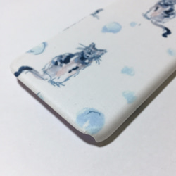 【Xperia/GALAXY/iPhone】水墨画しゃぼん玉猫ちゃん柄 ホワイトブルー スマホケース 3枚目の画像