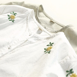 ホワイト 雛菊 刺繍 クルーネック かわい シャツ ブラウス 6枚目の画像