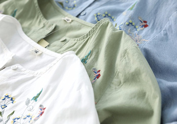 蝶々 花 刺繍 シャツ 長袖 ブラウス レディース 3枚目の画像