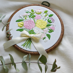 【一点物】花束刺繍の壁掛け　受注/オーダーメイド 6枚目の画像