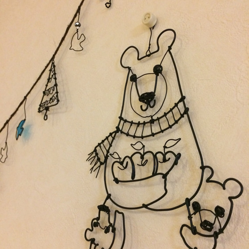 北欧のkumaさんとりんご＊ワイヤーアート タペストリー・壁掛け 