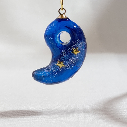 ホログラフィックレジンペンダント勾玉