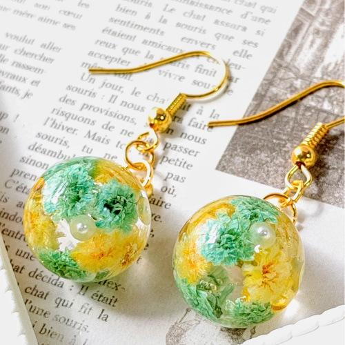 レジン ピアス イエロー ドライフラワー 春 夏 1粒タイプ カスミソウ 不規則 レジン ピアス イエロー ドライフラワー 春 夏 1粒タイプ カスミソウ