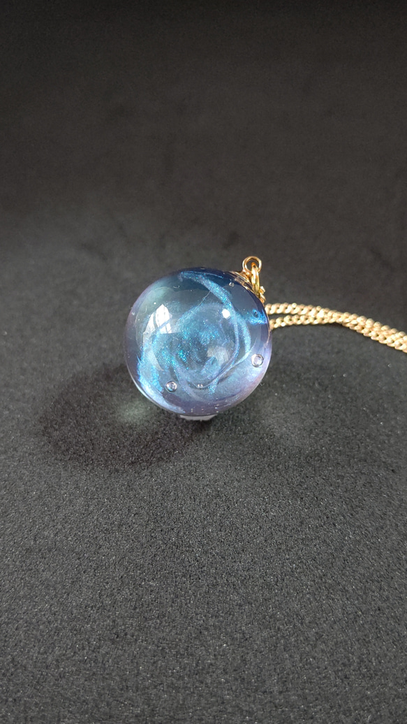 No.646  球体　ネックレス　レジン　雲レジン  レジンアート　宇宙玉 No.562 流れ星 球体 ネックレス レジン 雲レジン レジンアート