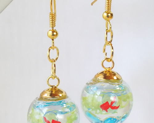 404】ガラスドームのピアス／イヤリング／金魚 【公式通販】