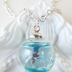 人魚姫からの贈り物～マーメイドとシェルとパールのガラスドームネックレス 4枚目の画像