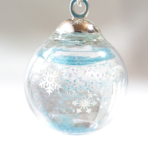 冬の新作＊水色のクラッシュガラスのスノードーム風の雪の結晶のガラス