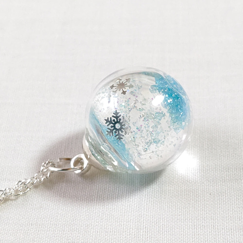 冬の新作＊水色のクラッシュガラスのスノードーム風の雪の結晶のガラス