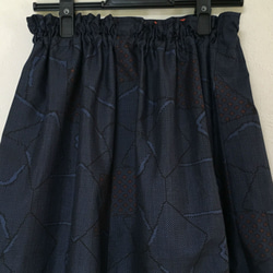 着物リメイク Ｉ 大島 ギャザースカート フリーサイズ シルク 2枚目の画像