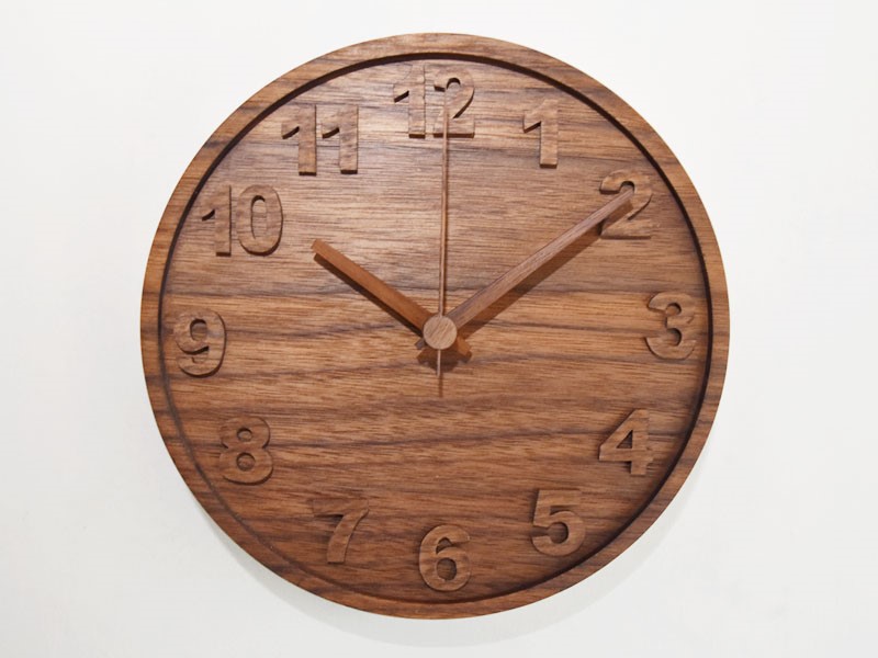 木の掛け時計／ウォールナット／18.5cm