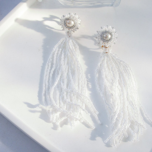 カレイドスコープ/ホワイト/タッセルピアス イヤリング  