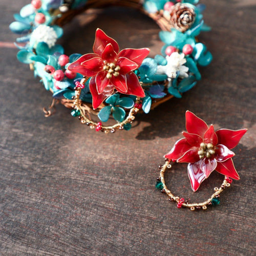 クリスマス限定/クリスマスレッド/リースタイプ/イヤリング（デュアル