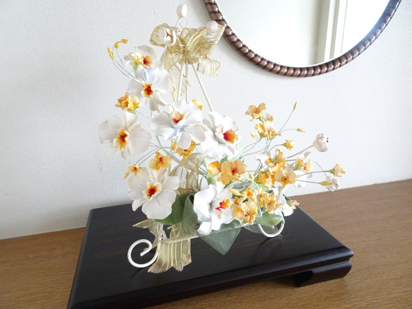 驚きの激安価格 Flower Ring】【パンフラワー】白色胡蝶蘭とオンシジュウム フラワー・リース