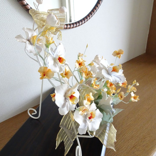 Flower Ring】【パンフラワー】白色胡蝶蘭とオンシジュウム