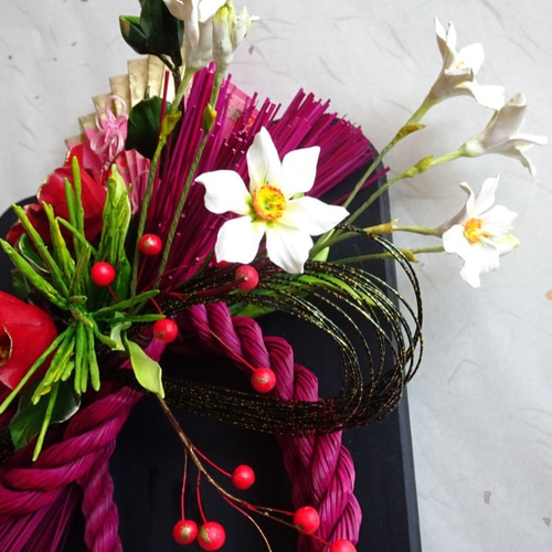 お正月/粘土の花/和/壁掛け】椿/松/水仙の壁掛けお正月飾り～パン