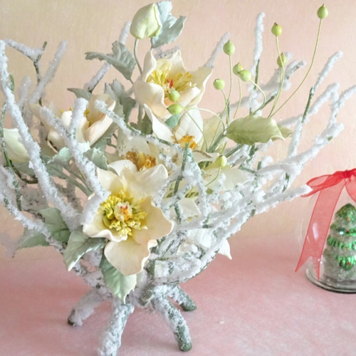 Creema限定【冬の花/粘土の花/クリスマス】雪の花 クリスマスローズ