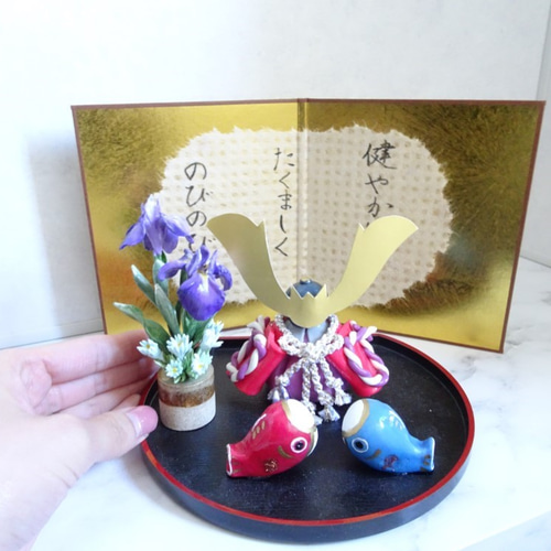 売切【端午の節句/ケース付/パン粘土】菖蒲/小花のパンフラワーと兜