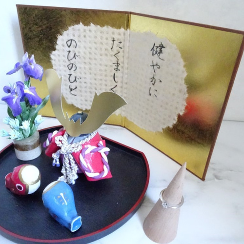 売切【端午の節句/ケース付/パン粘土】菖蒲/小花のパンフラワーと兜