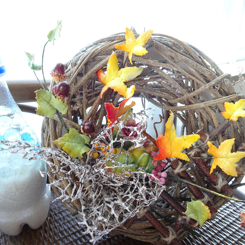 晩秋まで飾れるフラワーリース♡揺れる紅葉に秋風を感じて♡秋の実りの宝石箱♡2点 晩秋まで飾れるフラワーリース♡揺れる紅葉に秋風を感じて♡秋の