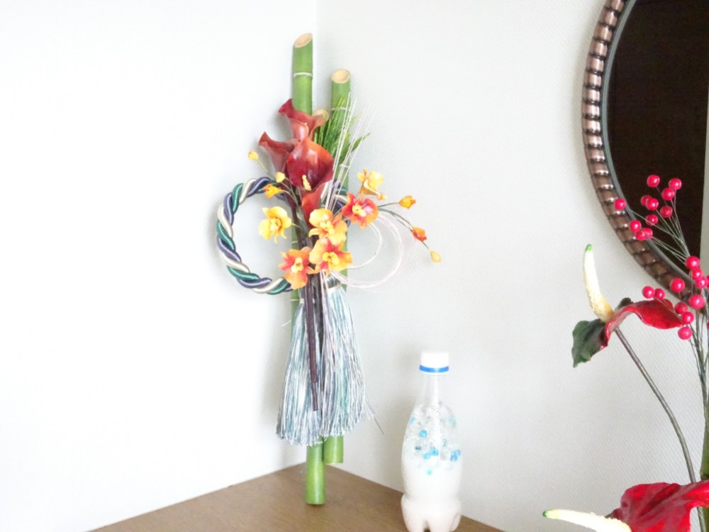 【粘土の花/パンフラワー/壁かけ】胡蝶蘭/カラーのモダンリッチなパンフラワーお正月アレンジ