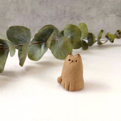 Brown Handmade Ceramic Cat – size: S 4枚目の画像