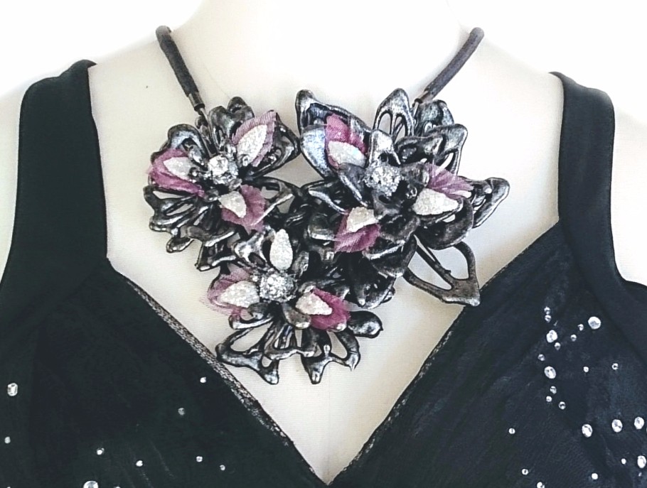 大輪花の豪華三連ネックレス Type AB(シルバーP)