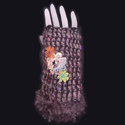 おしゃれな手編みのハンドウォーマー(ライトブラウンMIX) 2枚目の画像