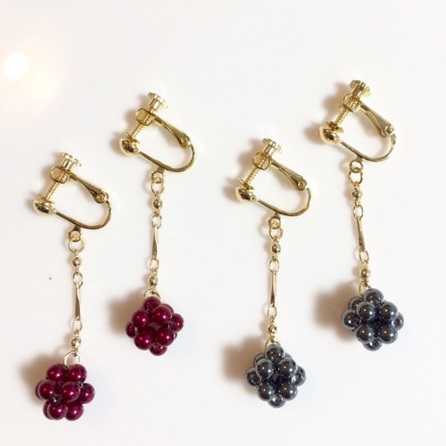 天然石(ヘマタイト)のビーズボールのイヤリング(ピアス) イヤリング