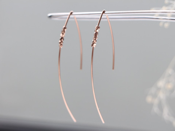 Rose gold filled × karen silver simple curve 耳環 第4張的照片