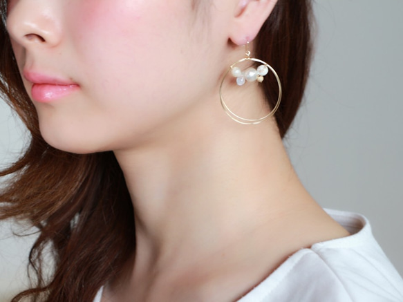 14kgf-Ivory bijou overlap hoop 耳環 第5張的照片