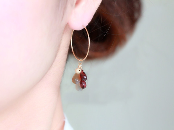 14kgf-garnet asymmetry glitter hoop 耳環/可換耳夾Plz let us know 第3張的照片