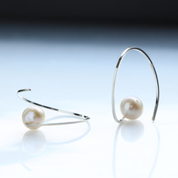 SV935(Argentium)- twist hoop pearl ピアス 4枚目の画像