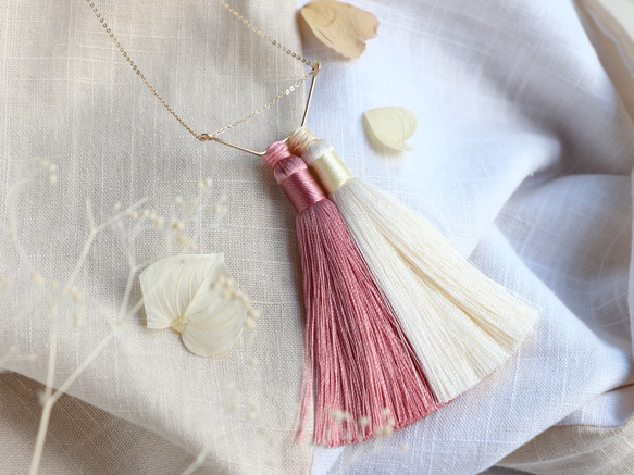 14kgf-Silky tassel 項鍊(adjustable chain)mauve pink×off white 第1張的照片