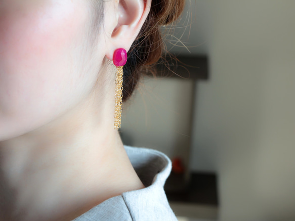14kgf-Ruby pink chalcedony tassel 耳針 第7張的照片